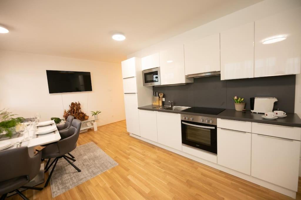 Schoenes Living Am Donauufer Vienna Exterior photo