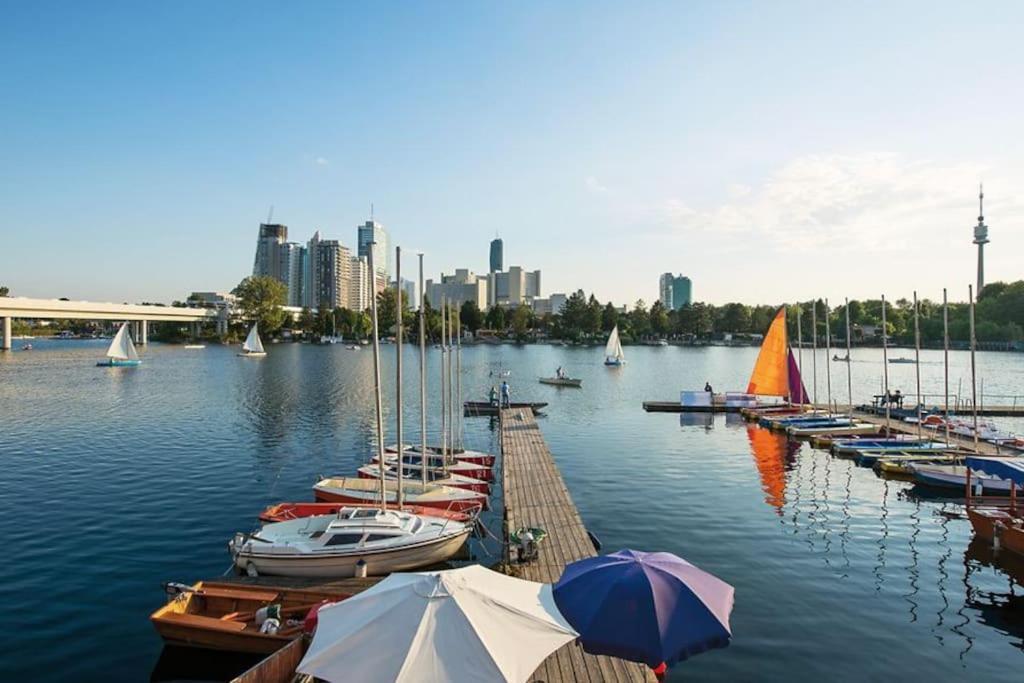 Schoenes Living Am Donauufer Vienna Exterior photo