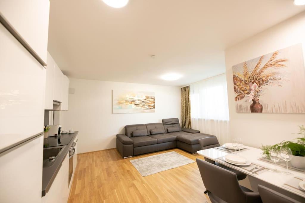 Schoenes Living Am Donauufer Vienna Exterior photo
